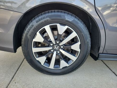 Certified 2025 Honda Odyssey EX-L image 6