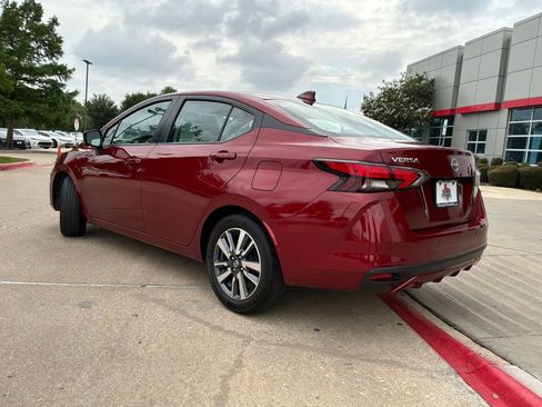 Used 2025 Nissan Versa SV FWD image 8