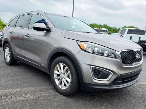 Used 2016 Kia Sorento AWD w/ LX Convenience Package image 9