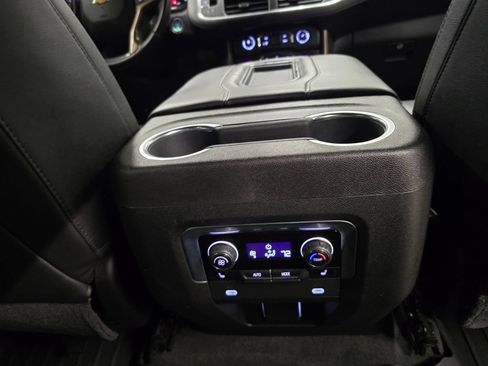 Used 2021 Chevrolet Suburban High Country RWD image 38