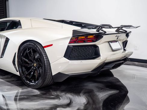 Used 2015 Lamborghini Aventador LP 700-4 image 12
