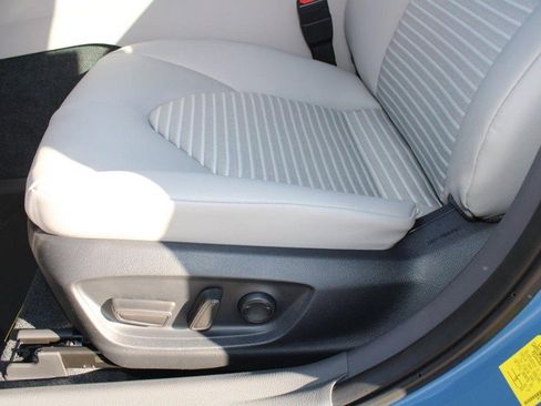 Used 2024 Toyota Camry SE image 15