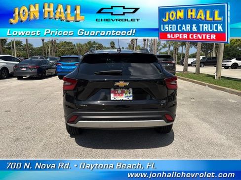 Used 2025 Chevrolet Trax LT w/ Driver Confidence Package FWD image 9