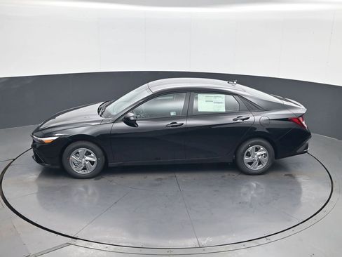 New 2026 Hyundai Elantra SE image 20