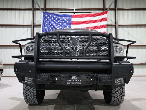 Used 2017 RAM 2500 Laramie w/ Convenience Group image 2