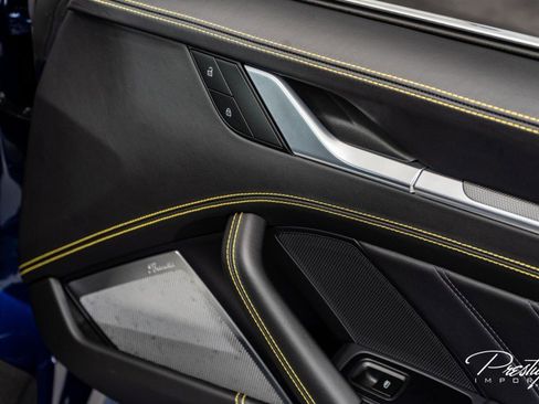 Used 2022 Porsche 911 Turbo image 36