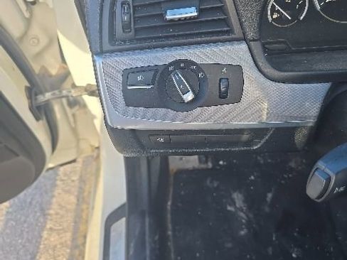 Used 2014 BMW 550i xDrive Sedan AWD/4WD image 9
