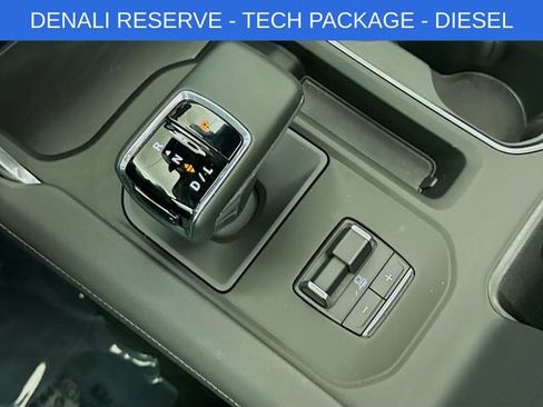 Used 2025 GMC Sierra 1500 Denali w/ Denali Reserve Package AWD/4WD image 18
