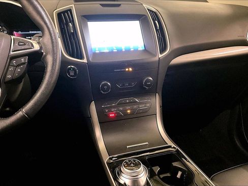 Used 2020 Ford Edge SEL w/ Convenience Package image 6