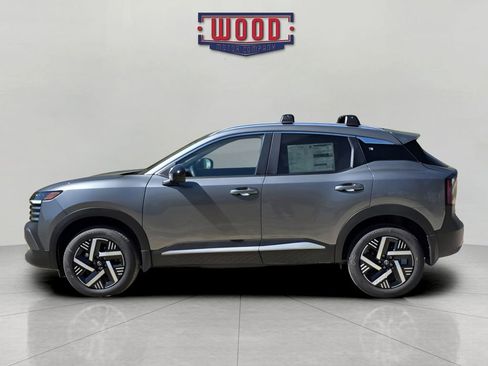 New 2026 Nissan Kicks SV w/ Charging Package FWD image 4