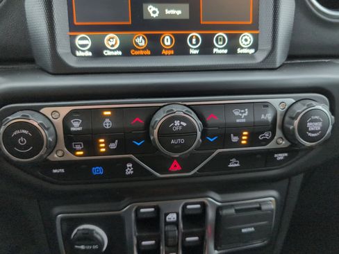 Used 2023 Jeep Wrangler Sahara w/ Dual Top Group image 28