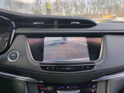 Used 2017 Cadillac XT5 Luxury w/ Driver Awareness Package image 11