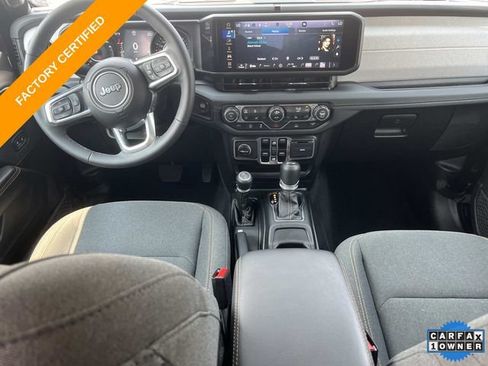 Used 2026 Jeep Wrangler Unlimited Sahara AWD/4WD image 16