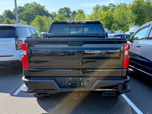 Used 2025 Chevrolet Silverado 1500 High Country w/ Midnight Edition AWD/4WD image 5