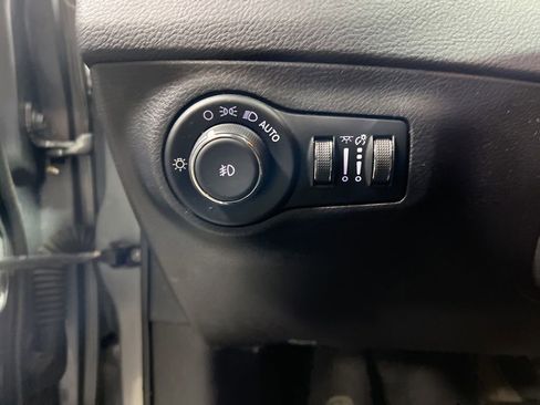 Used 2020 Jeep Compass Trailhawk AWD/4WD image 25