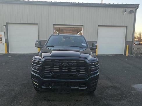 Used 2025 RAM 2500 Big Horn AWD/4WD image 2