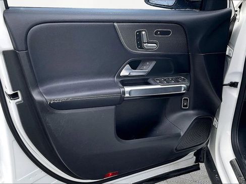 Used 2020 Mercedes-Benz GLB 250 4MATIC image 22