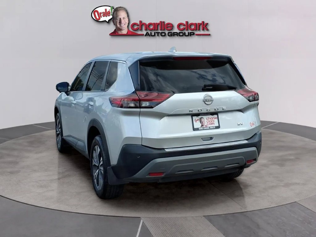 Used 2023 Nissan Rogue SV FWD image 3