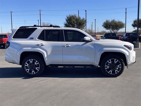 New 2026 Toyota 4Runner TRD Sport image 4