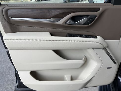 Used 2024 GMC Yukon XL Denali image 10