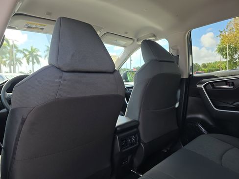 Used 2024 Toyota RAV4 XLE FWD image 17