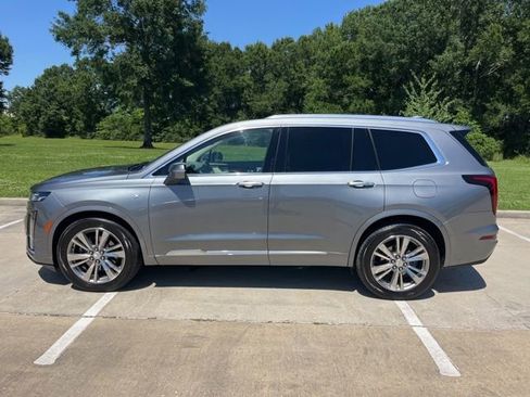 Used 2022 Cadillac XT6 Premium Luxury w/ Technology Package FWD image 46