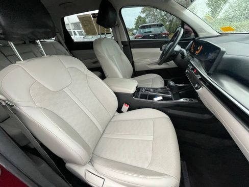 Certified 2025 Kia Sorento S FWD image 26