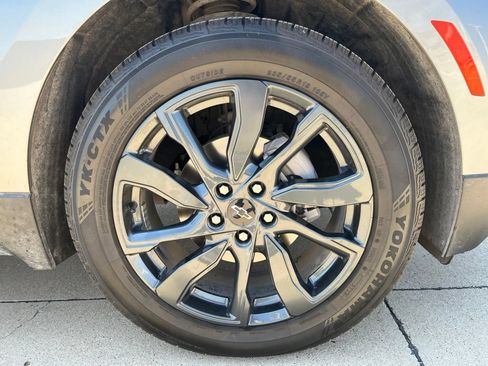 Used 2023 Chevrolet Equinox RS w/ RS Leather Package FWD image 8