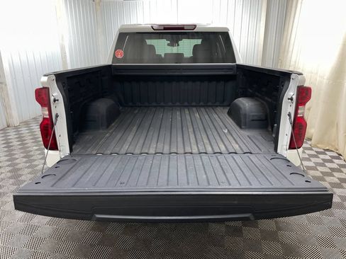 Certified 2022 Chevrolet Silverado 1500 LT AWD/4WD image 40