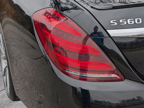 Used 2019 Mercedes-Benz S 560 Sedan image 14