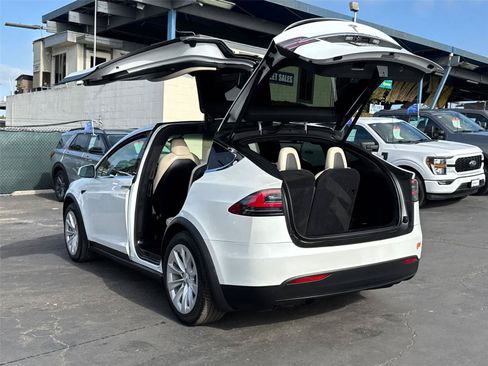 Used 2020 Tesla Model X Long Range AWD/4WD image 9