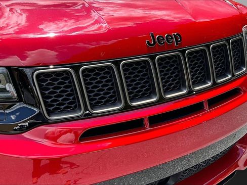 Used 2018 Jeep Grand Cherokee Trackhawk w/ Trailer Tow Group IV AWD/4WD image 28