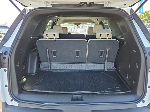 Certified 2023 Chevrolet Traverse LS FWD image 25