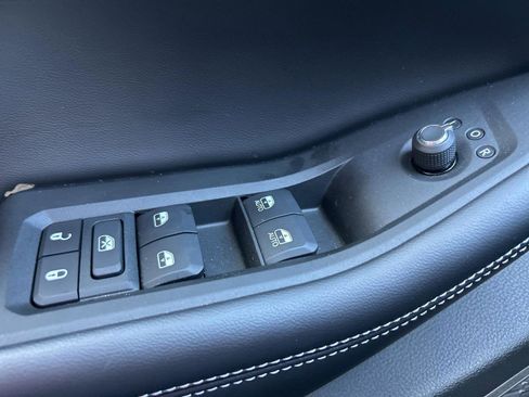 Used 2025 Jeep Grand Cherokee Laredo X w/ Luxury Tech Group I image 13