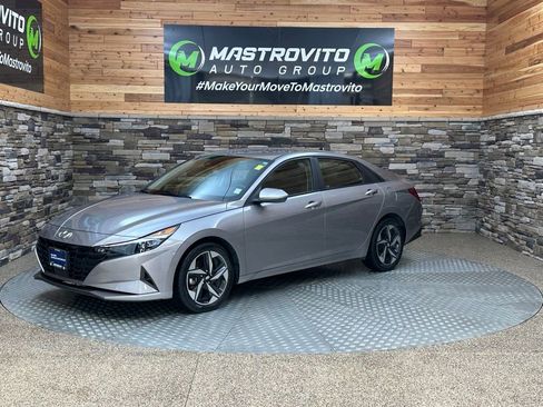 Used 2023 Hyundai Elantra SEL w/ Convenience Package image 5