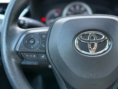 Used 2021 Toyota Corolla LE image 29