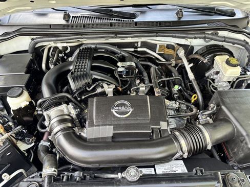 Used 2015 Nissan Xterra X image 22