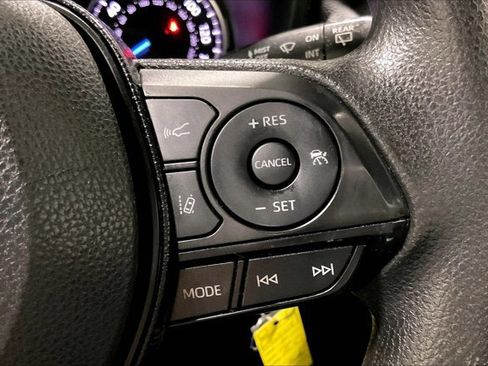 Used 2021 Toyota RAV4 LE image 18