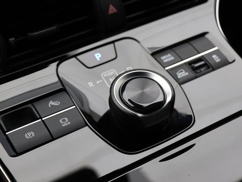 Used 2024 Subaru Solterra Premium image 22