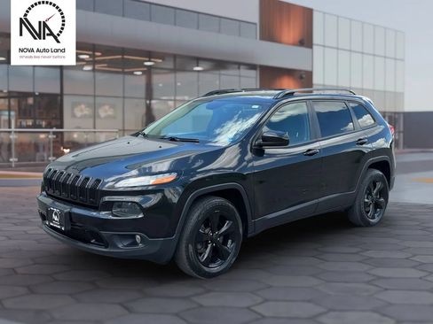 Used 2016 Jeep Cherokee Latitude w/ Comfort/Convenience Group AWD/4WD image 4