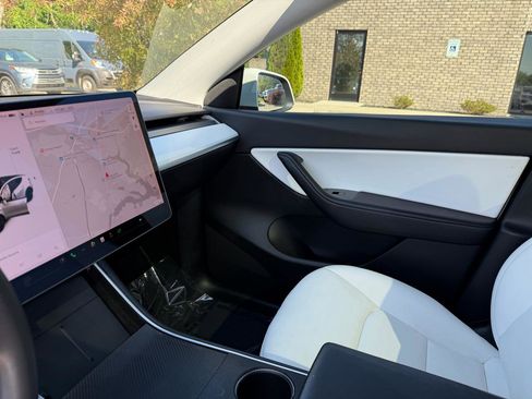 Used 2020 Tesla Model Y Performance AWD/4WD image 12