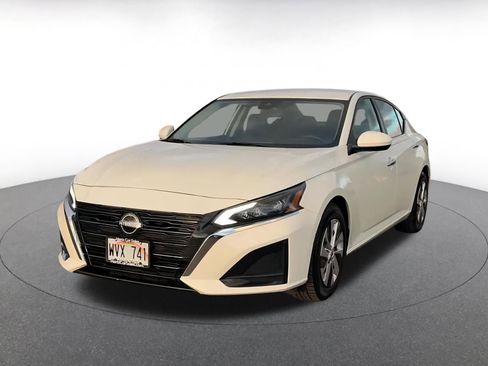 Used 2023 Nissan Altima 2.5 S image 7