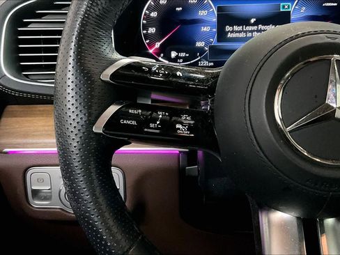 Used 2024 Mercedes-Benz GLS 450 4MATIC image 20