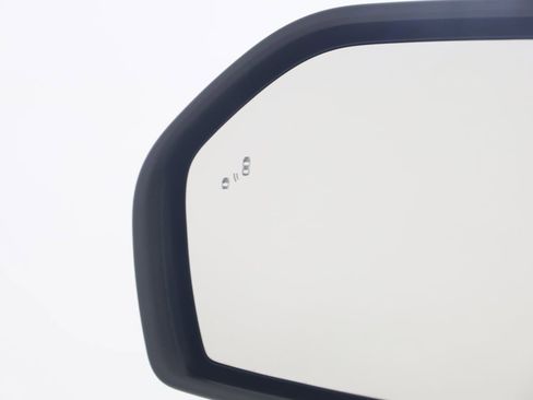 Used 2022 Ford Explorer King Ranch w/ Premium Technology Package image 26