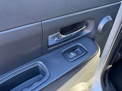 Used 2011 Jeep Liberty Sport image 16