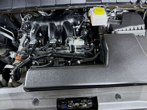 Certified 2025 Nissan Pathfinder SV AWD/4WD image 34