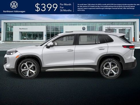 New 2025 Volkswagen Tiguan SE image 3