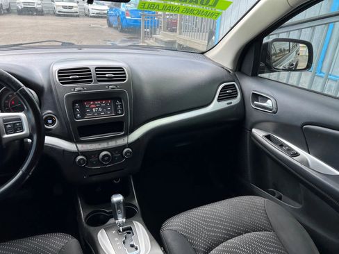 Used 2018 Dodge Journey SE w/ Connectivity Group image 18