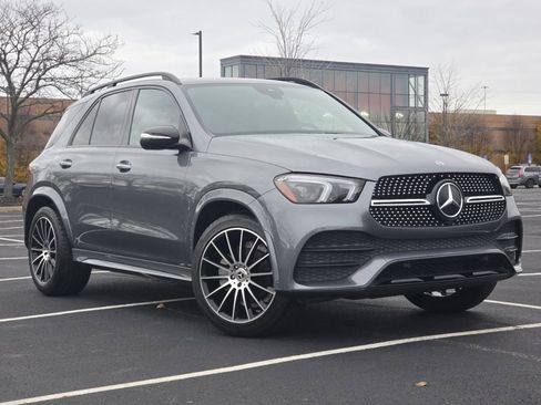 Used 2021 Mercedes-Benz C 300 4MATIC Sedan w/ Premium Package image 2