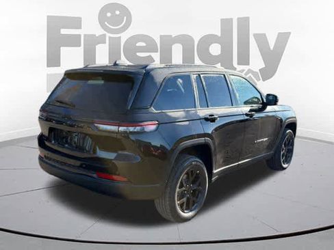 New 2025 Jeep Grand Cherokee Altitude image 3